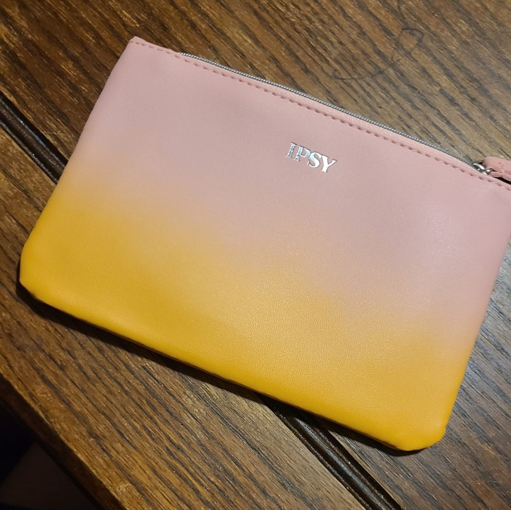Nwot makeup bag